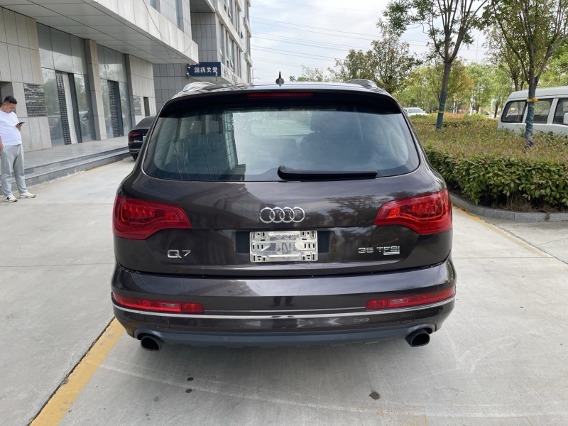 济宁13年奥迪Q79