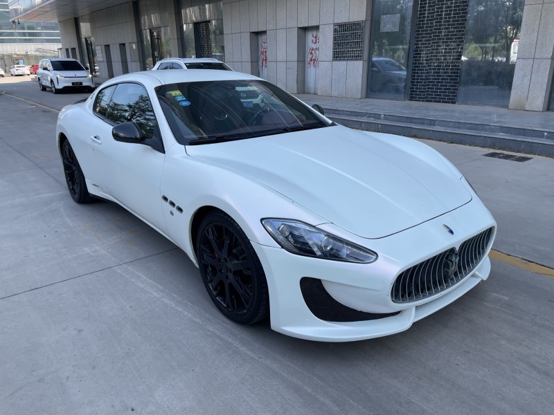 濟寧14年瑪莎拉蒂GT2