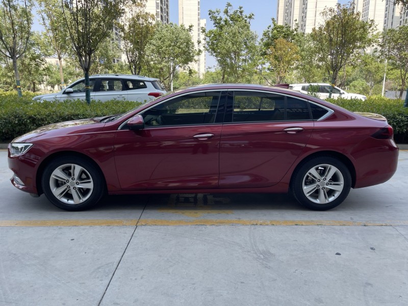 济宁20年别克君威7