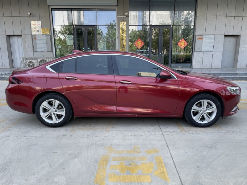 济宁20年别克君威8