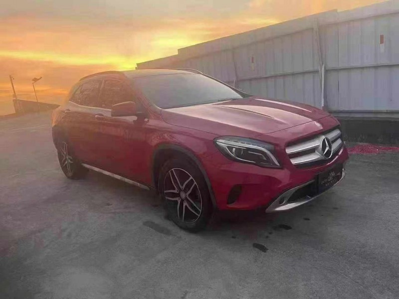 南宁16年奔驰GLA3