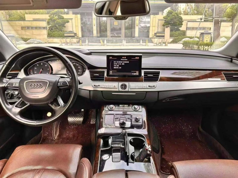 济南18年奥迪A8L4