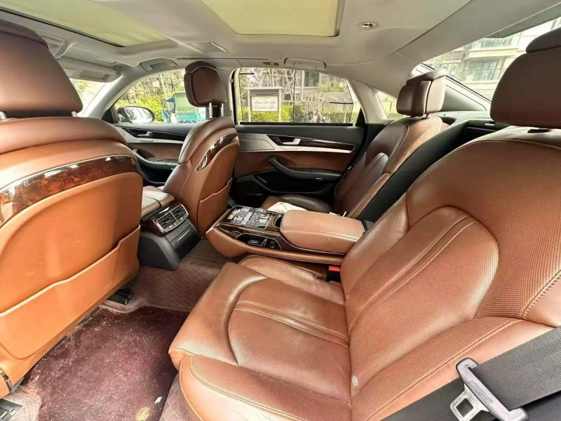 济南18年奥迪A8L6