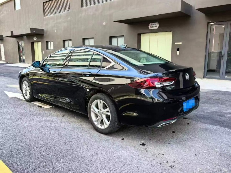 徐州21年别克君威8