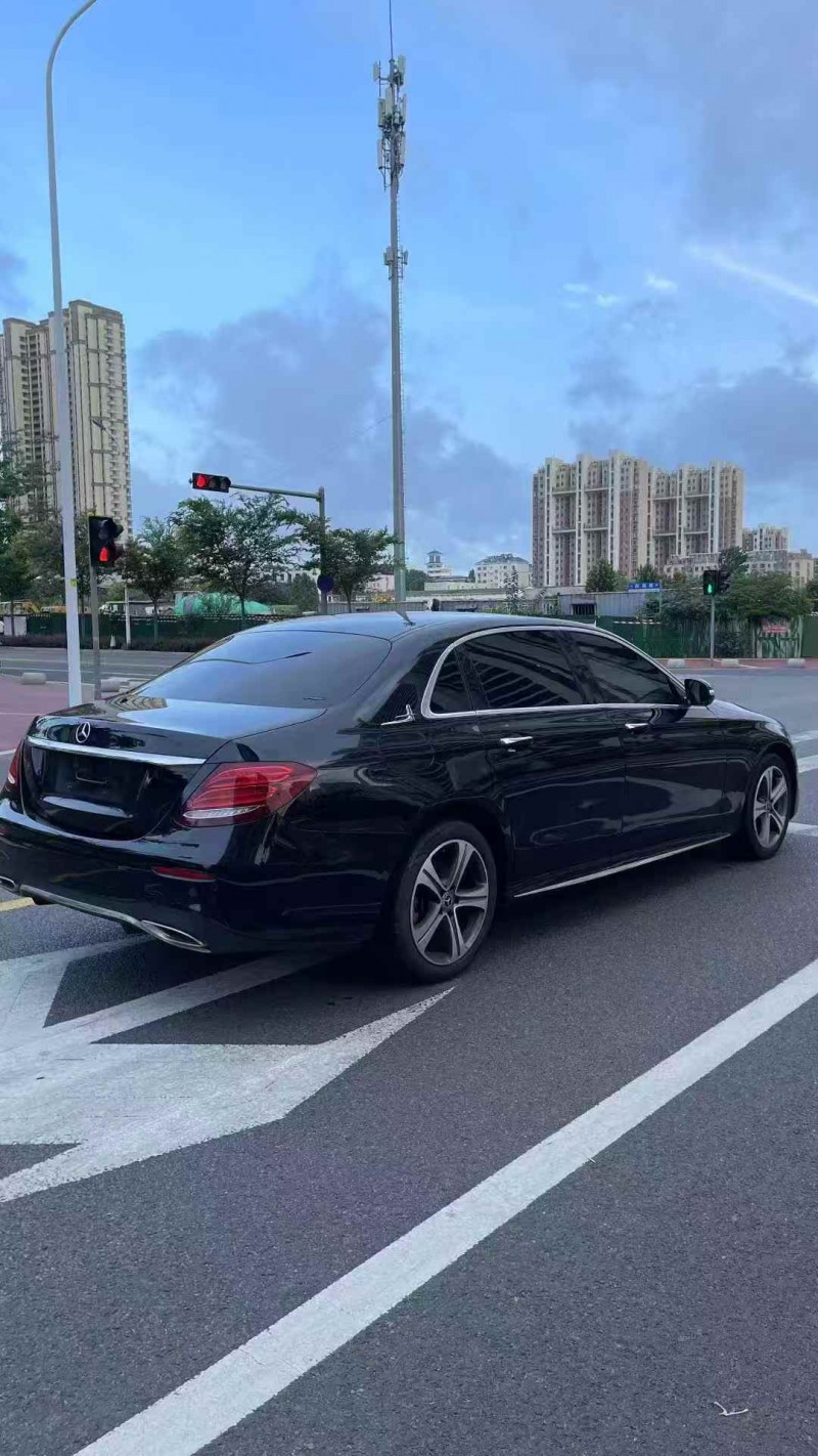 淄博18年奔驰E8