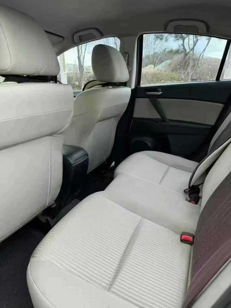 青島16年馬自達3星騁7