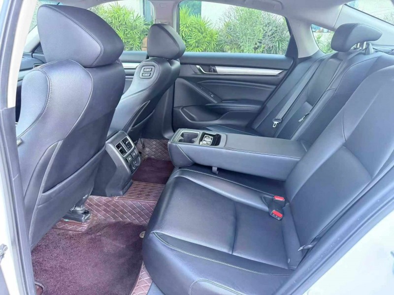 昆明20年本田雅阁6