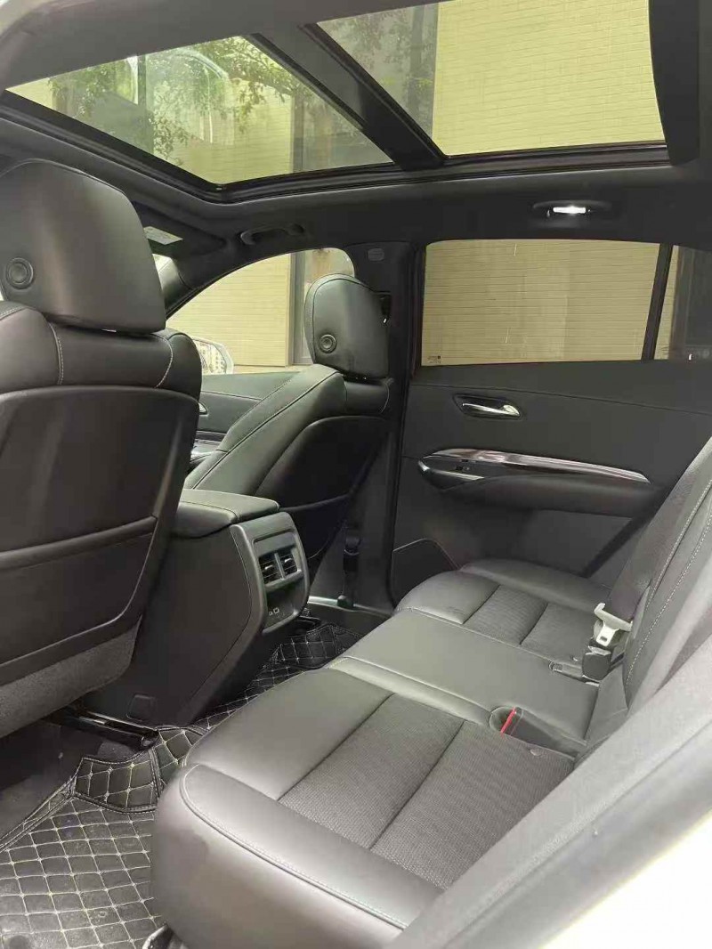 佛山20年凱迪拉克XT47