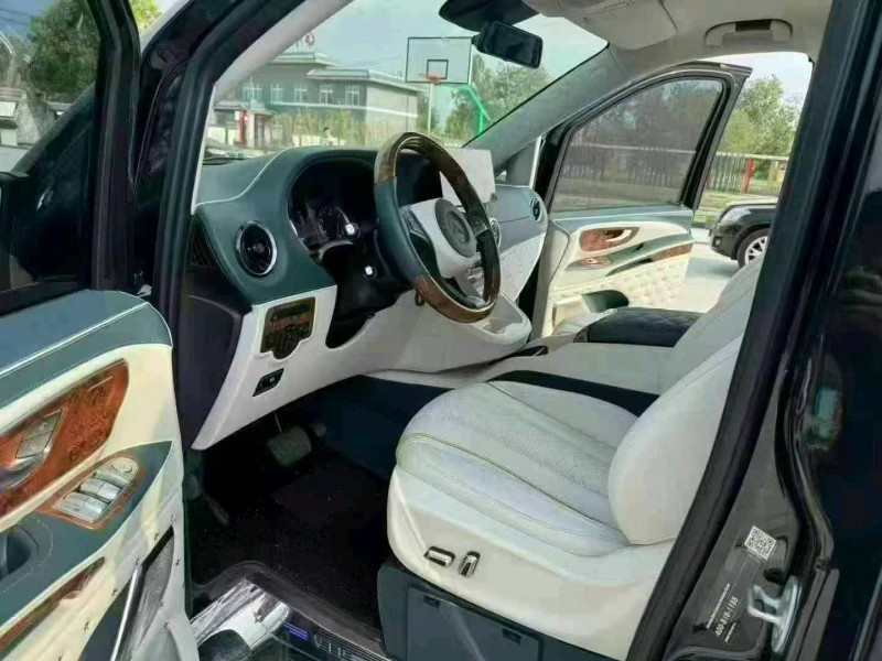 徐州23年奔驰威霆4