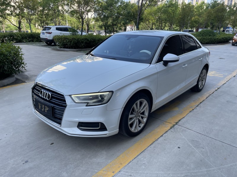 济宁19年奥迪A32