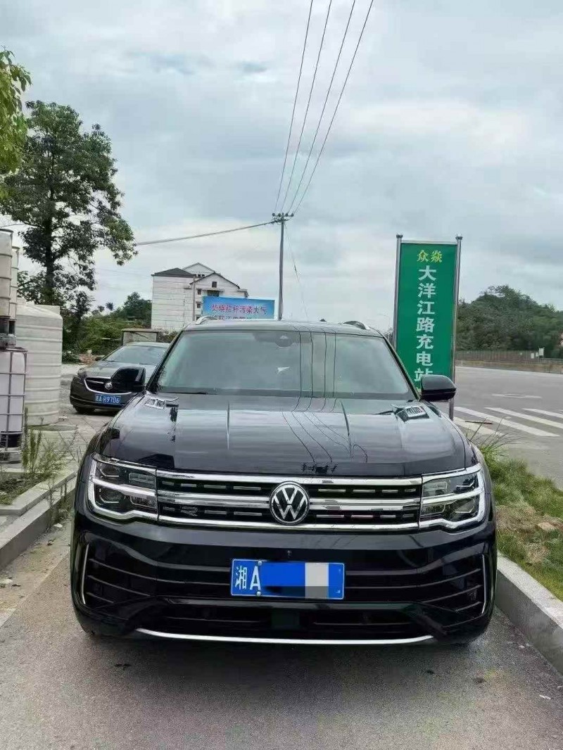 张家界22年大众途昂1