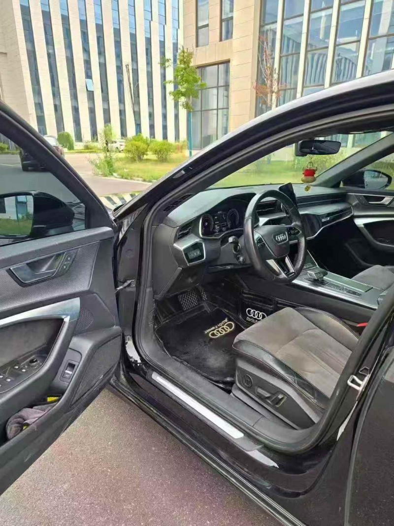 济宁19年奥迪A6L5