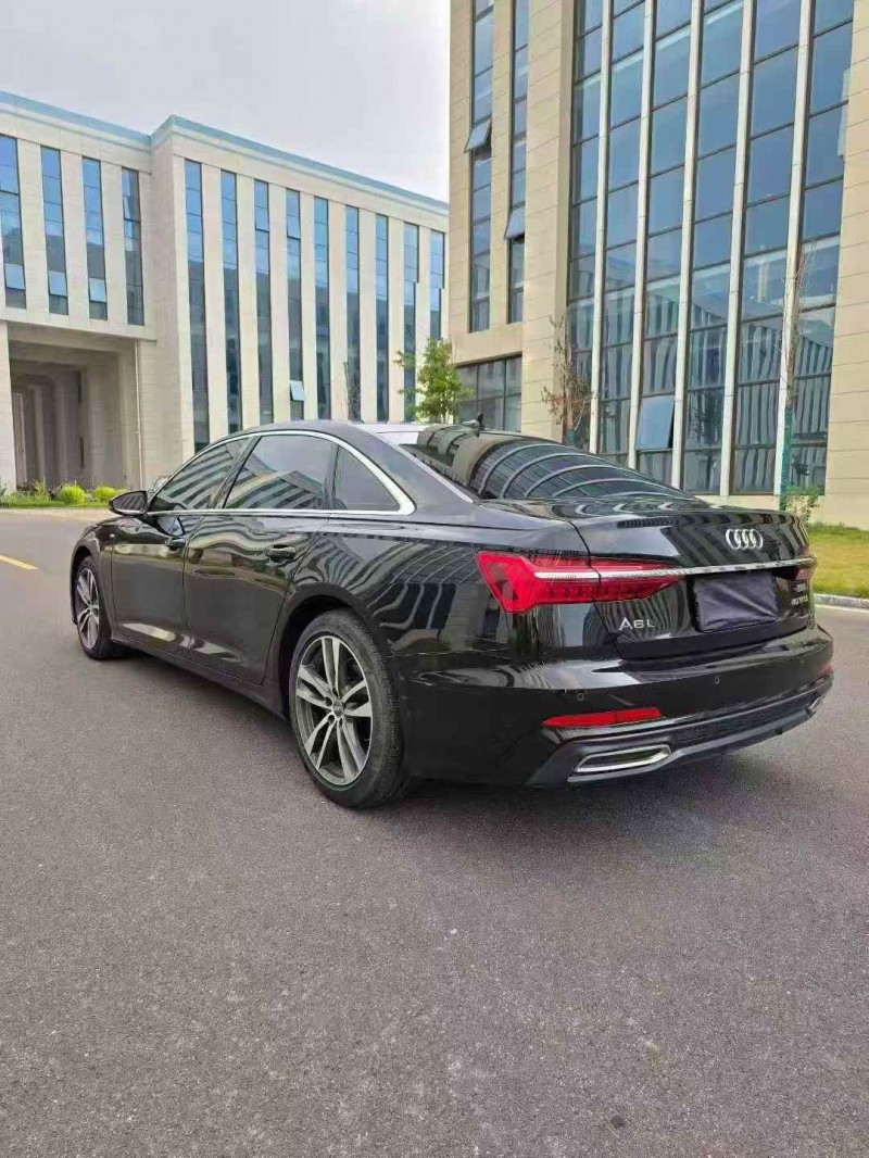 济宁19年奥迪A6L8