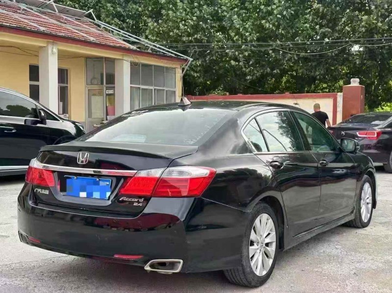 济宁14年本田雅阁7