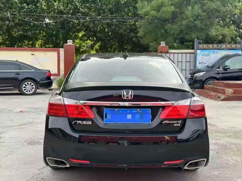 济宁14年本田雅阁9