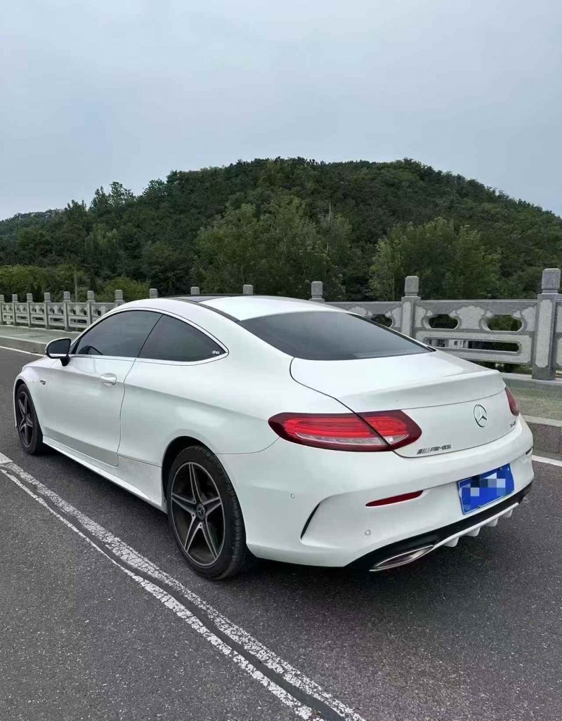 济宁18年奔驰C8