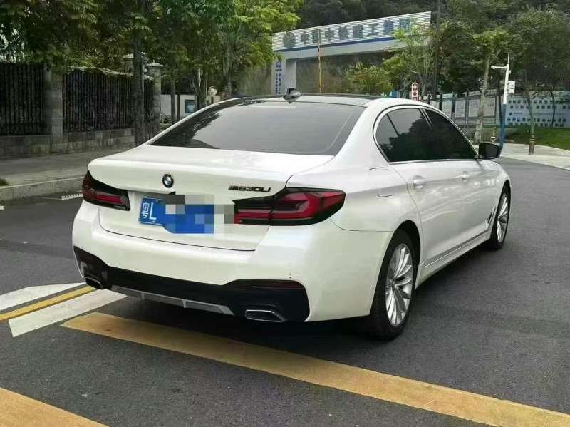 深圳20年宝马5系8