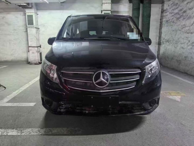 枣庄23年奔驰威霆1