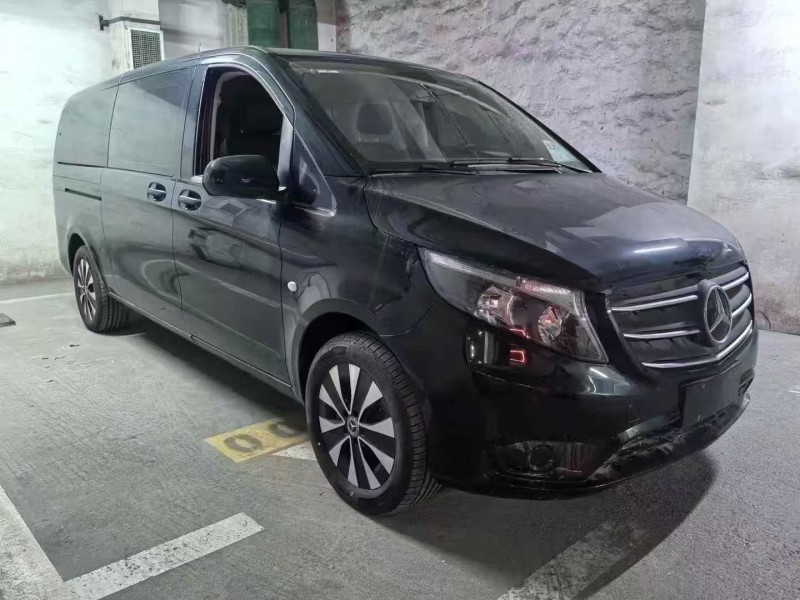 枣庄23年奔驰威霆3