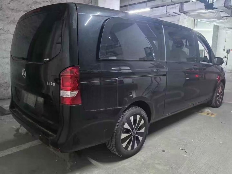 枣庄23年奔驰威霆8