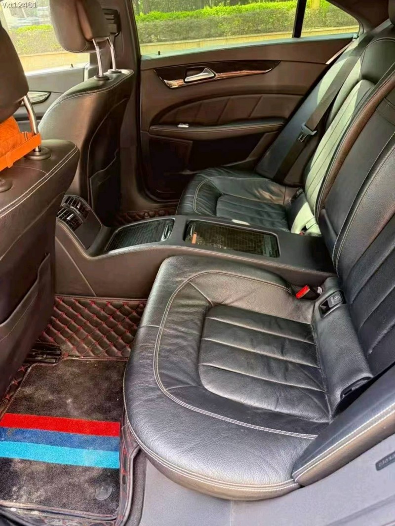 广州17年奔驰CLS8