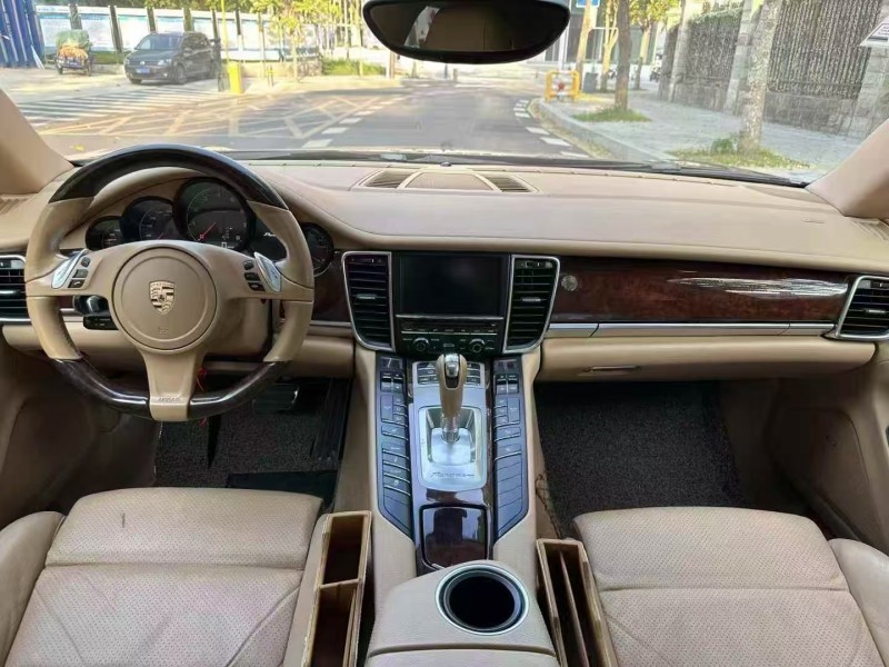 廣州13年保時捷帕拉梅拉5