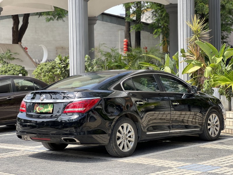 东莞14年别克君越8