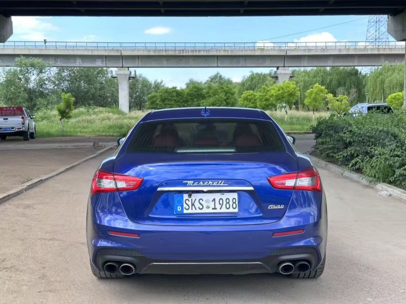 青島17年瑪莎拉蒂Ghibli9