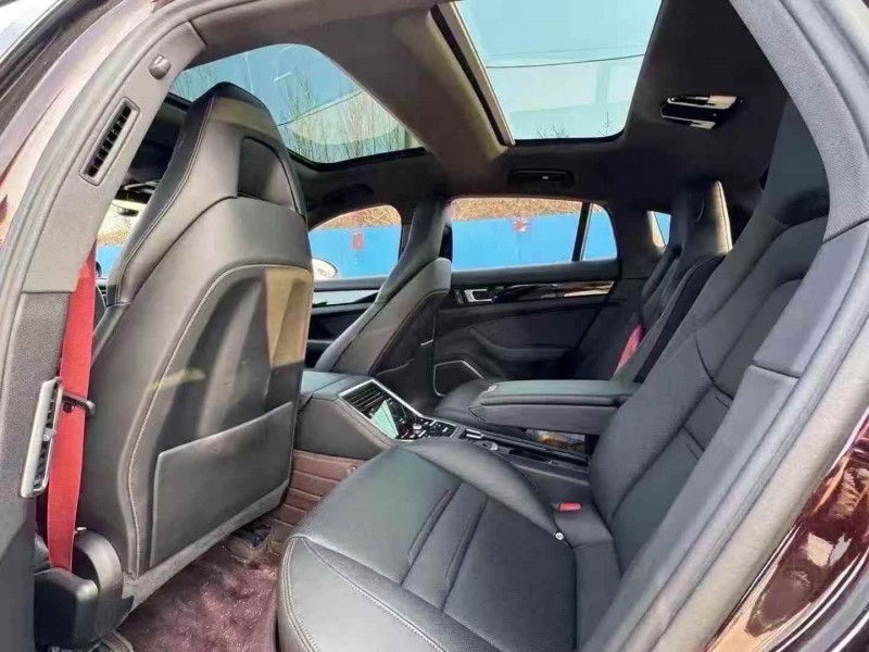 濟寧23年保時捷帕拉梅拉6