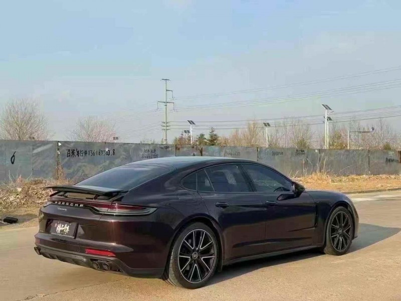 濟寧23年保時捷帕拉梅拉8