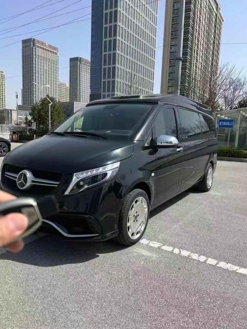 青岛18年奔驰威霆3