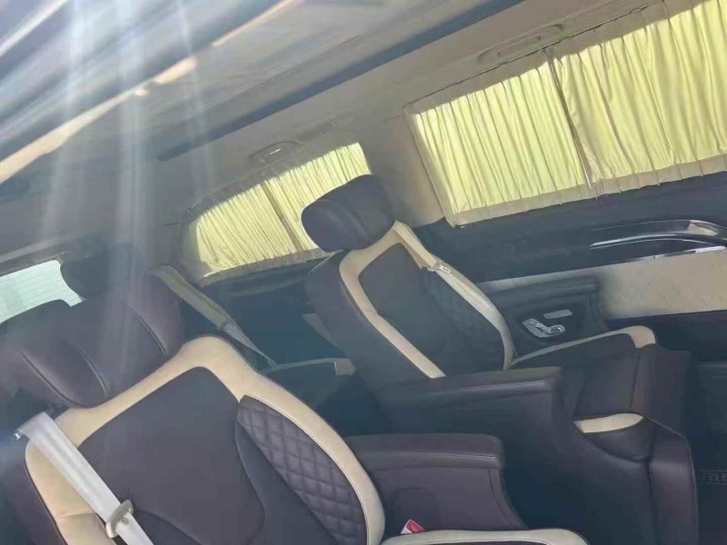 青岛18年奔驰威霆5