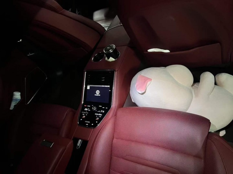 廣州23年保時捷帕拉梅拉4