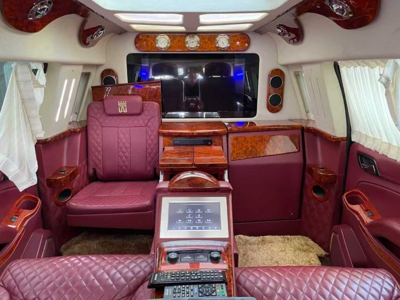 济南17年GMC商务之星6