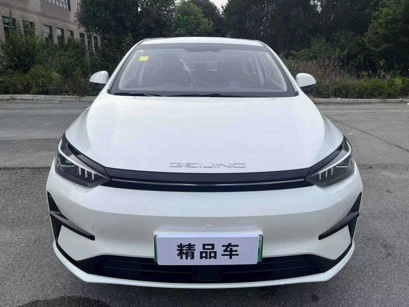 襄陽25年北汽新能源EU系列1