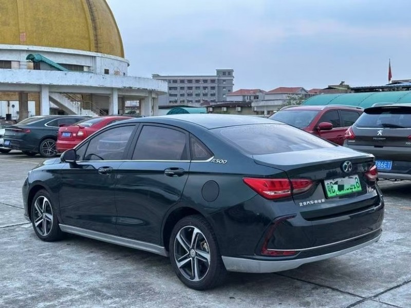 东莞18年北汽新能源EU系列2