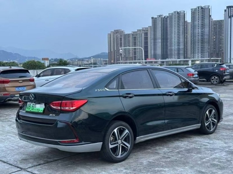 东莞18年北汽新能源EU系列3