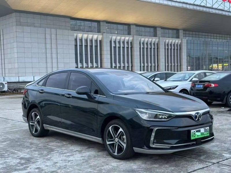 东莞18年北汽新能源EU系列6