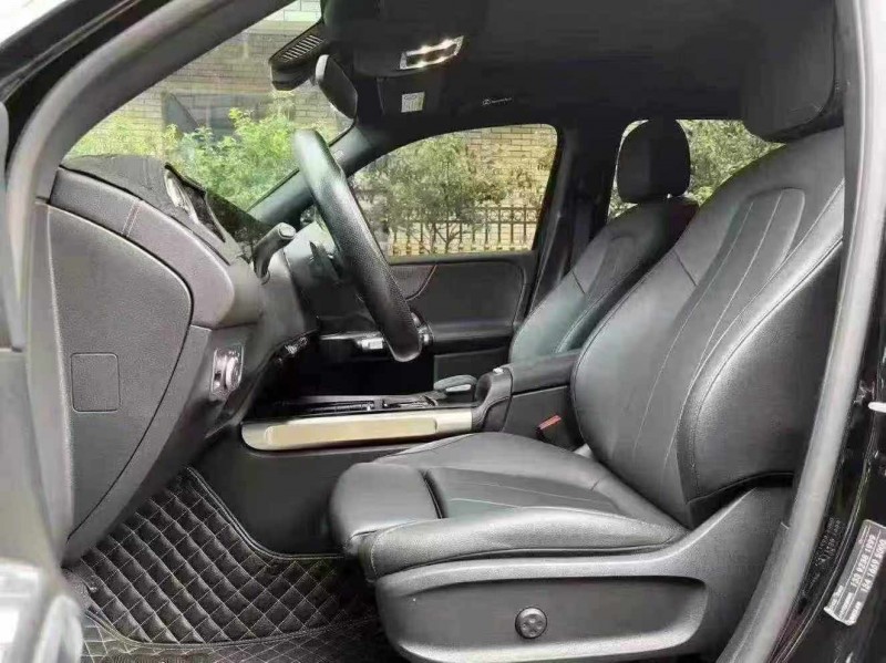 汕头23年奔驰GLB5