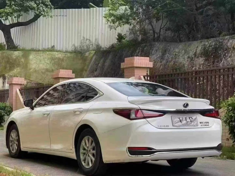 深圳20年雷克薩斯ES7