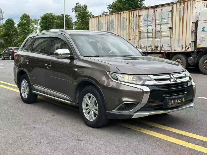 益阳16年三菱欧蓝德2