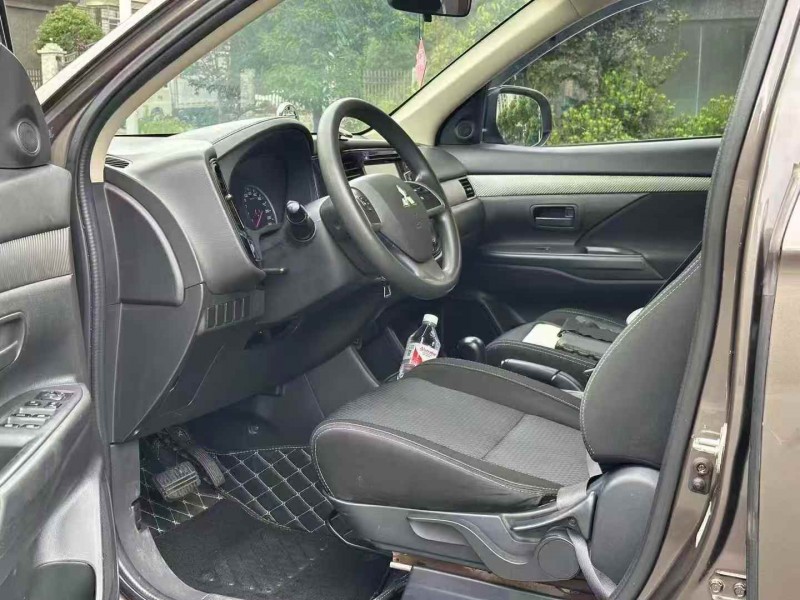 益阳16年三菱欧蓝德5