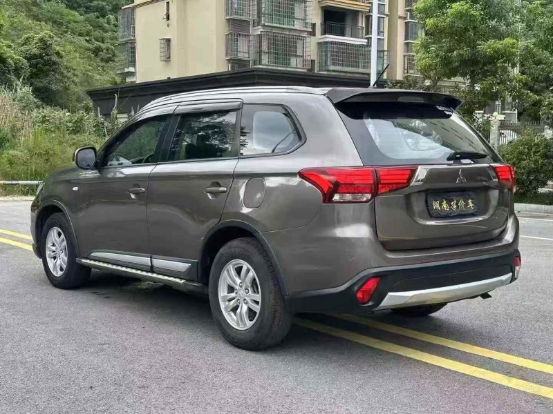 益阳16年三菱欧蓝德8