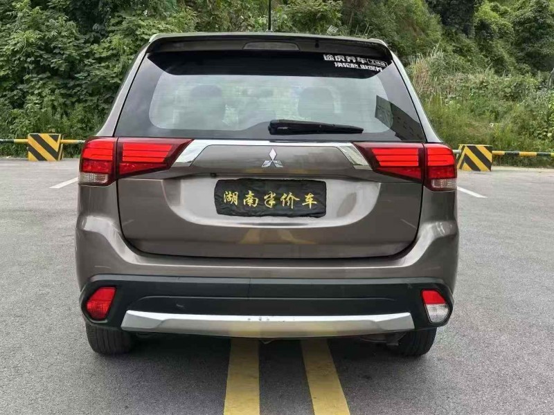 益阳16年三菱欧蓝德9