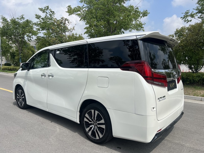 鹽城18年豐田埃爾法8