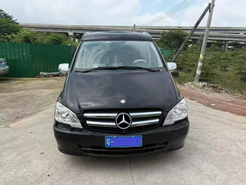 深圳15年奔驰威霆1