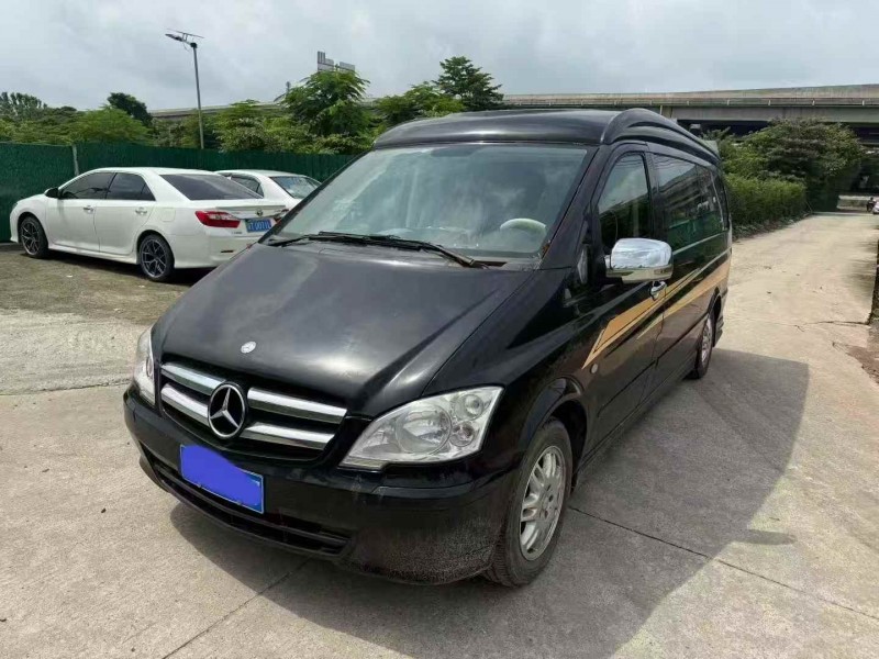 深圳15年奔驰威霆3