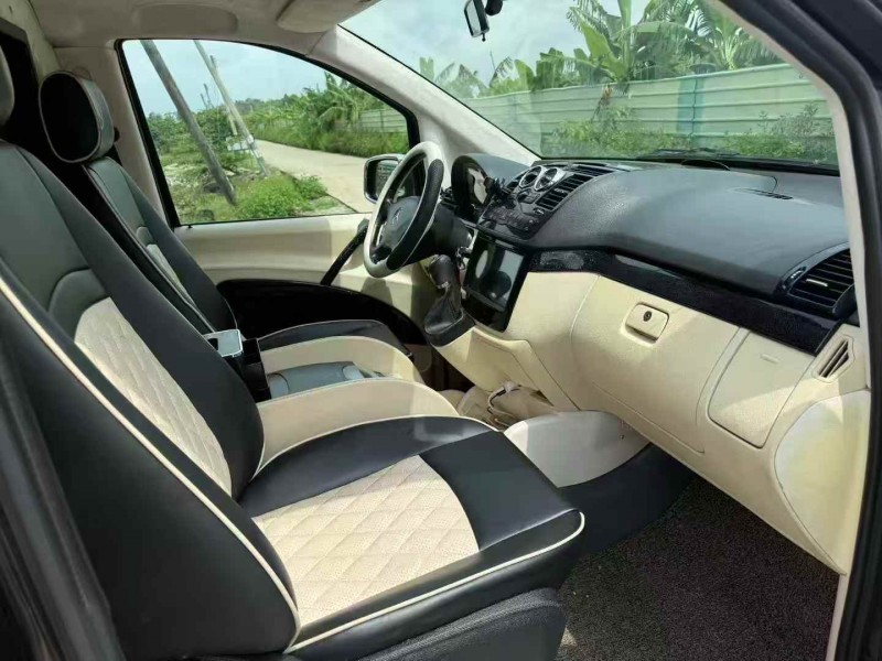 深圳15年奔驰威霆4