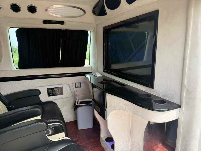 深圳15年奔驰威霆6