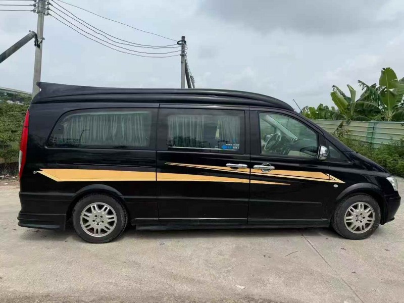 深圳15年奔驰威霆8